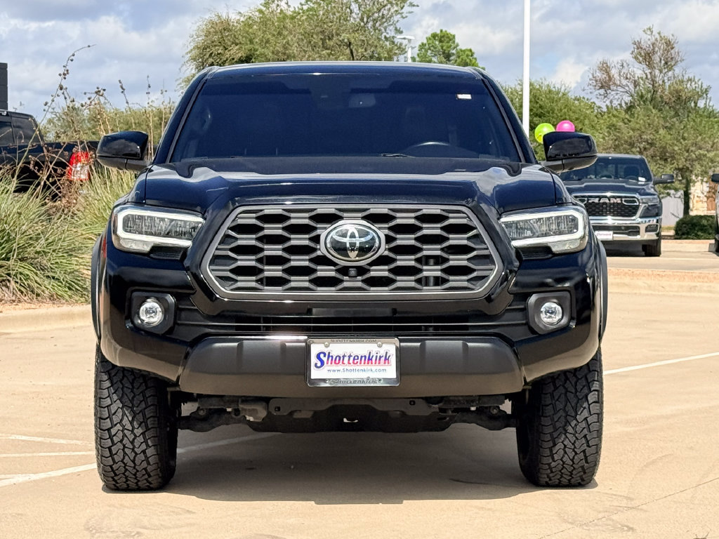 Used 2023 Toyota Tacoma TRD Off-Road w/ TRD Premium Off Road Package AWD/4WD image 3
