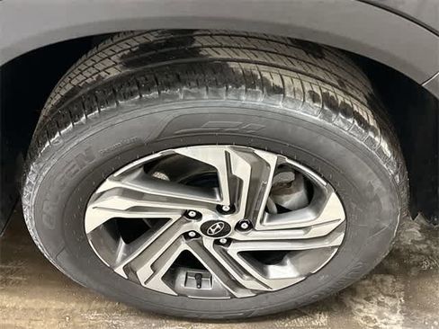 Used 2022 Hyundai Santa Fe SEL w/ Convenience Package image 4