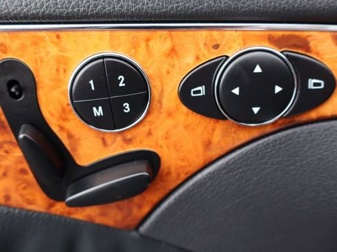 Used 2005 Mercedes-Benz E 500 4MATIC image 28