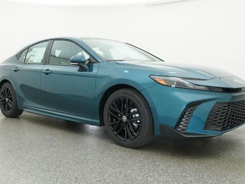 New 2026 Toyota Camry SE FWD image 32