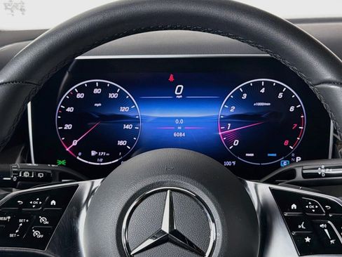 Used 2026 Mercedes-Benz GLC 300 image 19