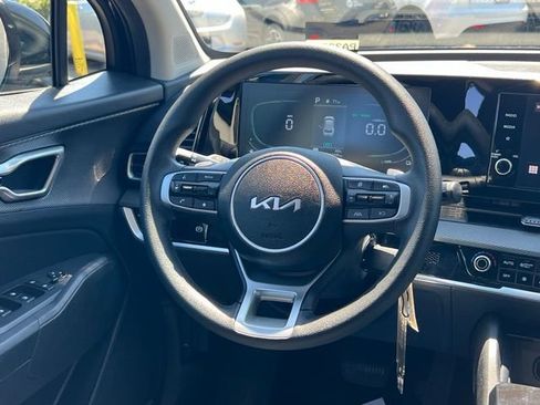 Used 2023 Kia Sportage LX AWD/4WD image 14
