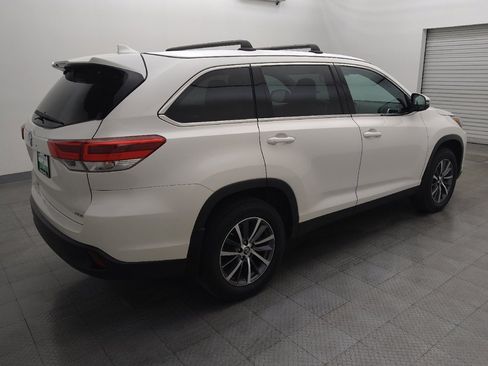 Used 2019 Toyota Highlander XLE image 10