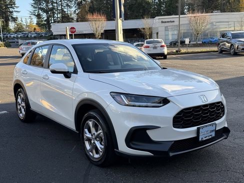 Used 2024 Honda HR-V LX image 2