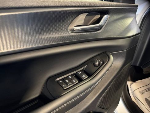 Used 2025 Jeep Grand Cherokee L Altitude image 14