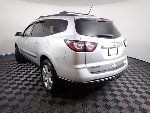 Used 2017 Chevrolet Traverse LS FWD image 12