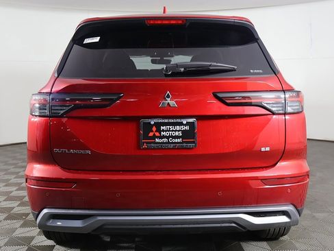 New 2026 Mitsubishi Outlander SE image 14