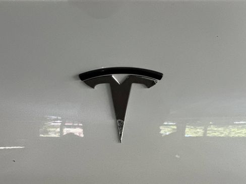 Used 2023 Tesla Model Y Long Range AWD/4WD image 26