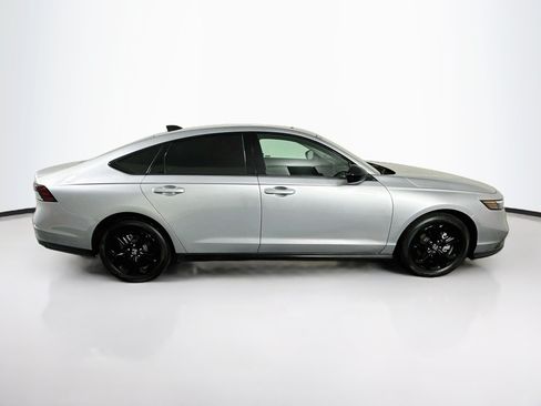 Used 2025 Honda Accord SE image 10