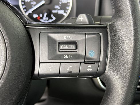 Used 2021 Nissan Rogue SV FWD image 24