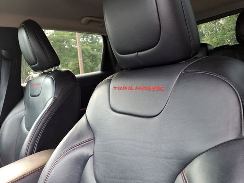 Used 2014 Jeep Cherokee Trailhawk w/ Technology Group AWD/4WD image 20