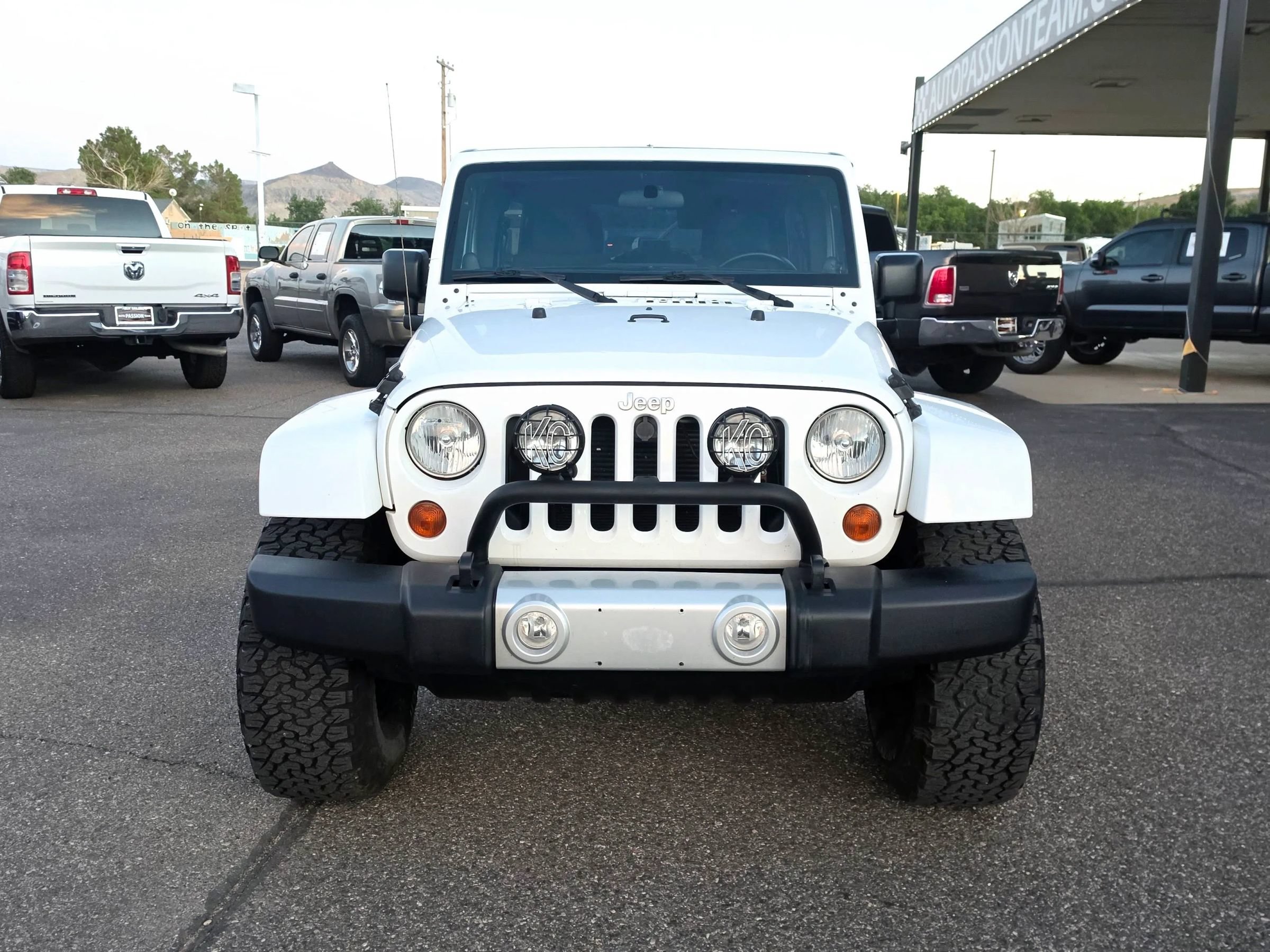 Used 2012 Jeep Wrangler Unlimited Sahara w/ Dual Top Group AWD/4WD image 7