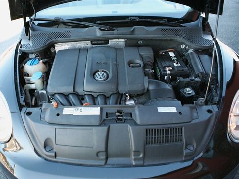 Used 2013 Volkswagen Beetle 2.5 image 7