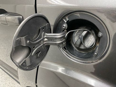 Used 2020 Dodge Journey SE w/ SE Popular Equipment Group image 12