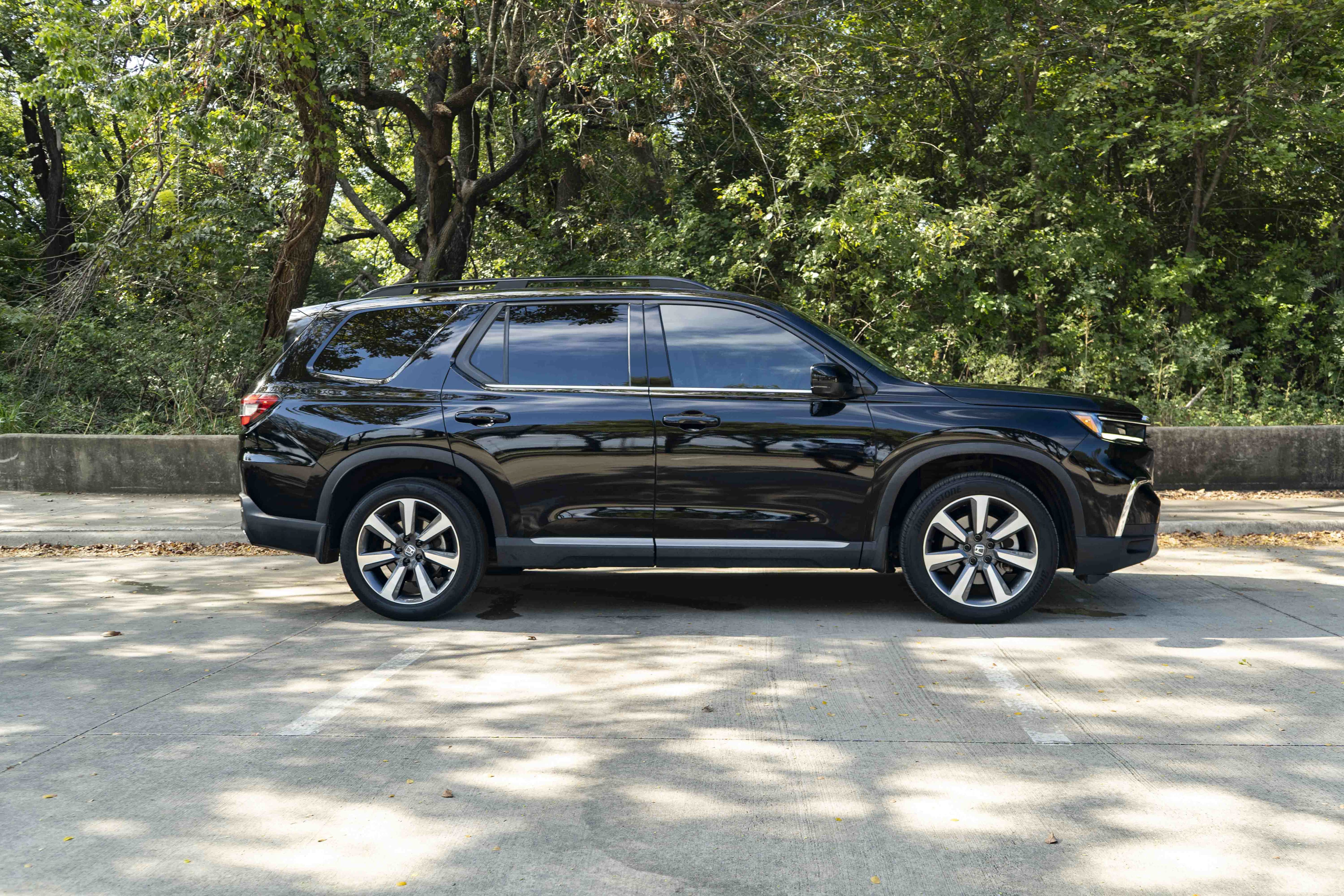 Used 2025 Honda Pilot Elite image 11