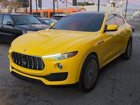 Used 2017 Maserati Levante image 3