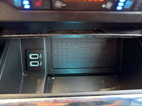 Used 2018 Ford Expedition Limited w/ Equipment Group 302A RWD image 23