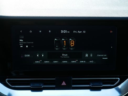 Certified 2022 Kia Niro EX w/ Cold Weather Package FWD image 22