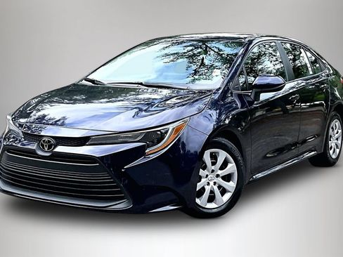 Used 2023 Toyota Corolla LE FWD image 1