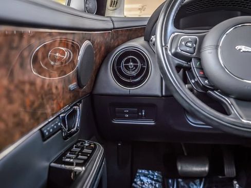 Used 2019 Jaguar XJ L Portfolio RWD image 25