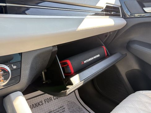 Used 2023 Mitsubishi Outlander SEL AWD/4WD image 36