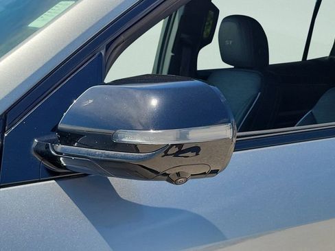 Used 2025 Buick Enclave Sport Touring image 26