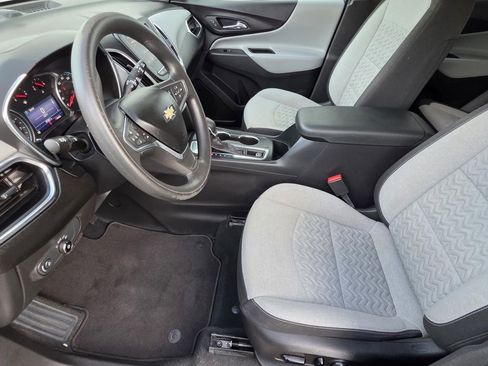 Used 2022 Chevrolet Equinox LS w/ LS Convenience Package image 7