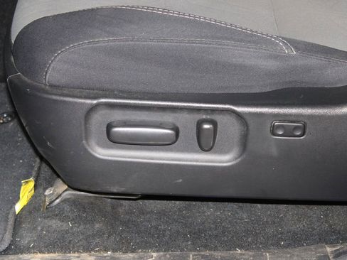 Used 2021 Toyota Tacoma TRD Off-Road image 17