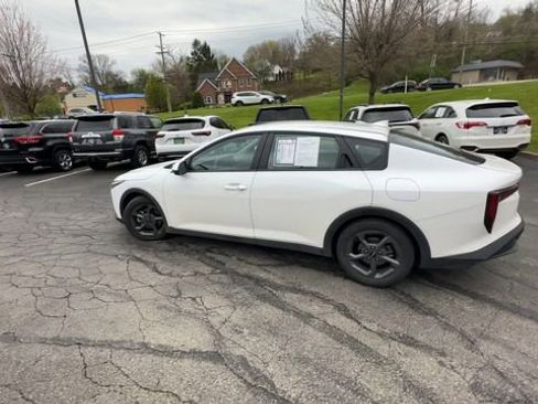 Used 2025 Kia K4 LXS image 7