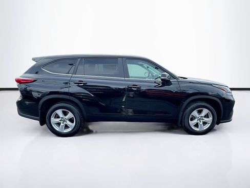 Used 2023 Toyota Highlander L AWD/4WD image 10