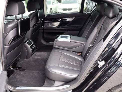 Used 2018 BMW 750i xDrive AWD/4WD image 20