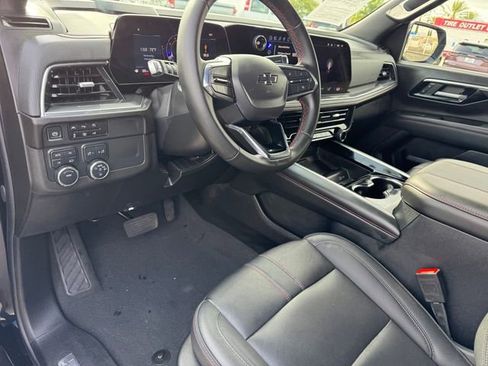 Certified 2025 Chevrolet Suburban RST image 16