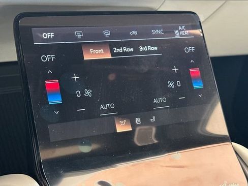 New 2026 Cadillac Vistiq Luxury w/ LPO, Floor Liner Package image 19