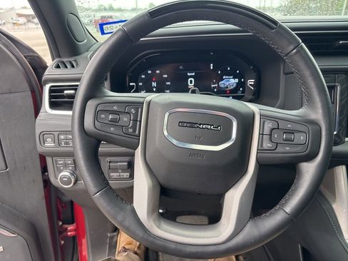 Used 2024 GMC Yukon Denali w/ Advanced Technology Package image 14