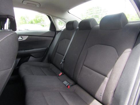 Used 2019 Kia Forte LXS FWD image 20