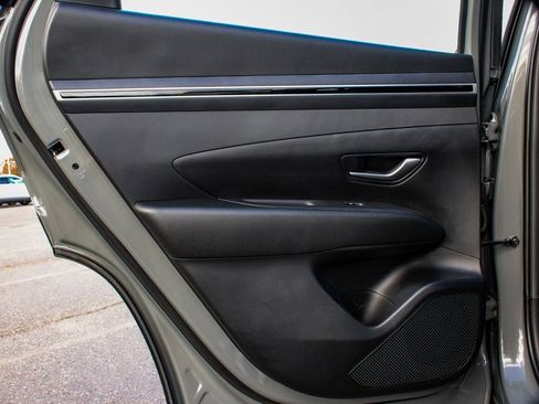 Used 2024 Hyundai Tucson SE image 11