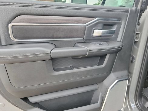 New 2026 RAM 2500 Laramie AWD/4WD image 11