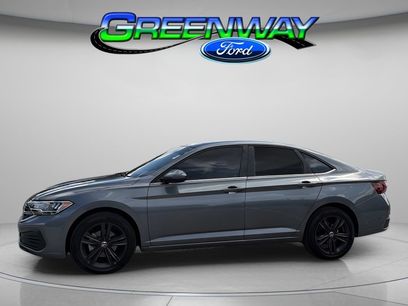 Used 2023 Volkswagen Jetta SE w/ Panoramic Sunroof Package