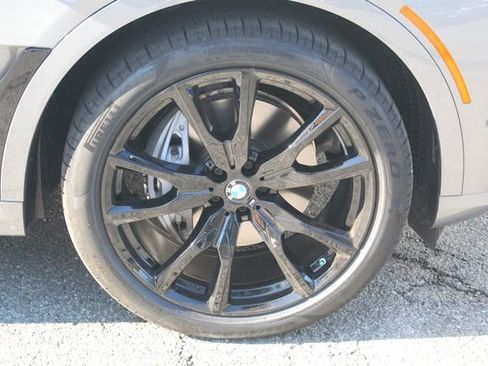 Used 2025 BMW X7 xDrive40i w/ M Sport Package image 13