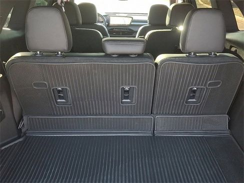 Used 2025 Buick Enclave Sport Touring w/ Super Cruise Package image 28