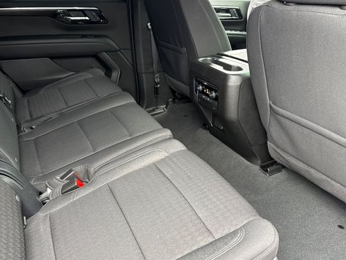 Used 2025 Chevrolet Tahoe LS RWD image 32