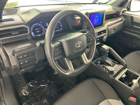 Used 2025 Toyota Tacoma TRD Off-Road AWD/4WD image 12