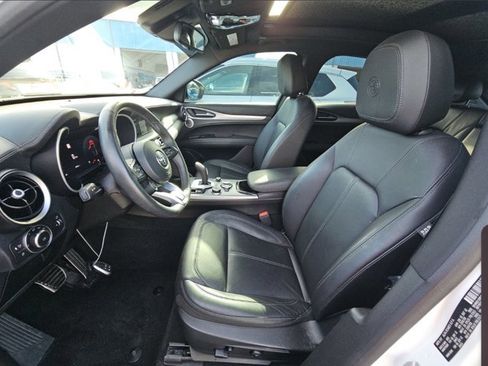 Used 2024 Alfa Romeo Stelvio Ti image 3