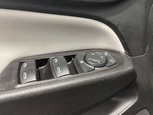 Used 2020 Chevrolet Equinox LS w/ LS Convenience Package image 6