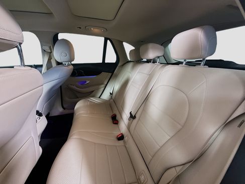 Used 2022 Mercedes-Benz GLC 300 w/ Premium Package Lite image 25