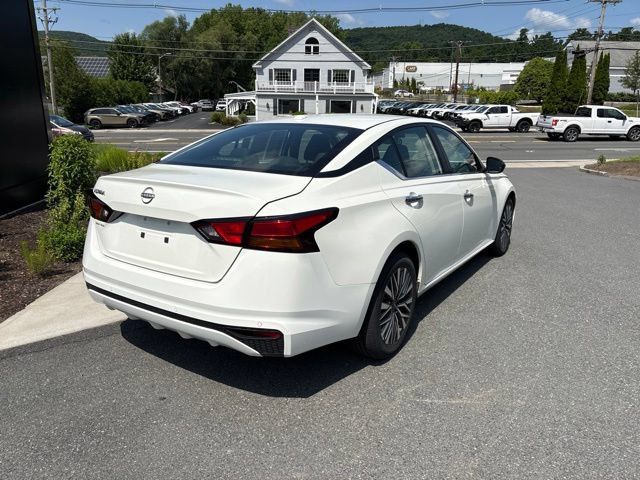 Used 2025 Nissan Altima 2.5 SV FWD image 7