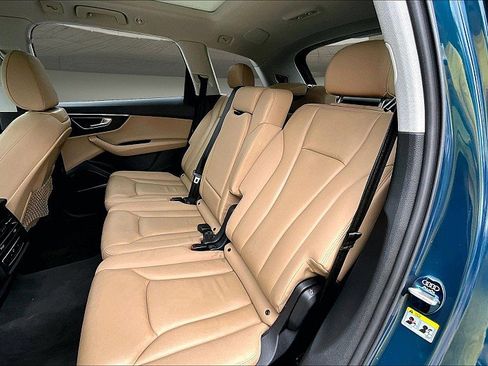 Used 2021 Audi Q7 2.0T Premium Plus w/ Premium Plus Package AWD/4WD image 22