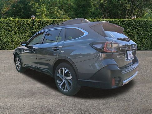 Used 2022 Subaru Outback Limited image 6