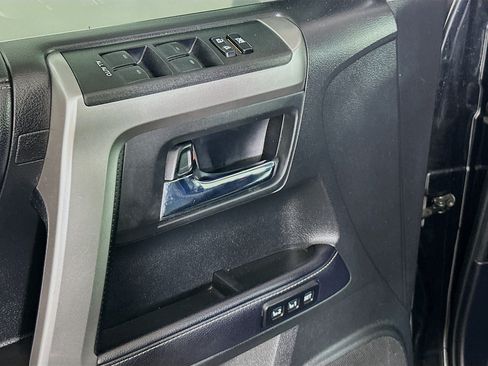 Used 2018 Toyota 4Runner Limited AWD/4WD image 15