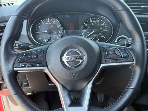 Used 2020 Nissan Rogue Sport SV w/ Technology Package FWD image 17